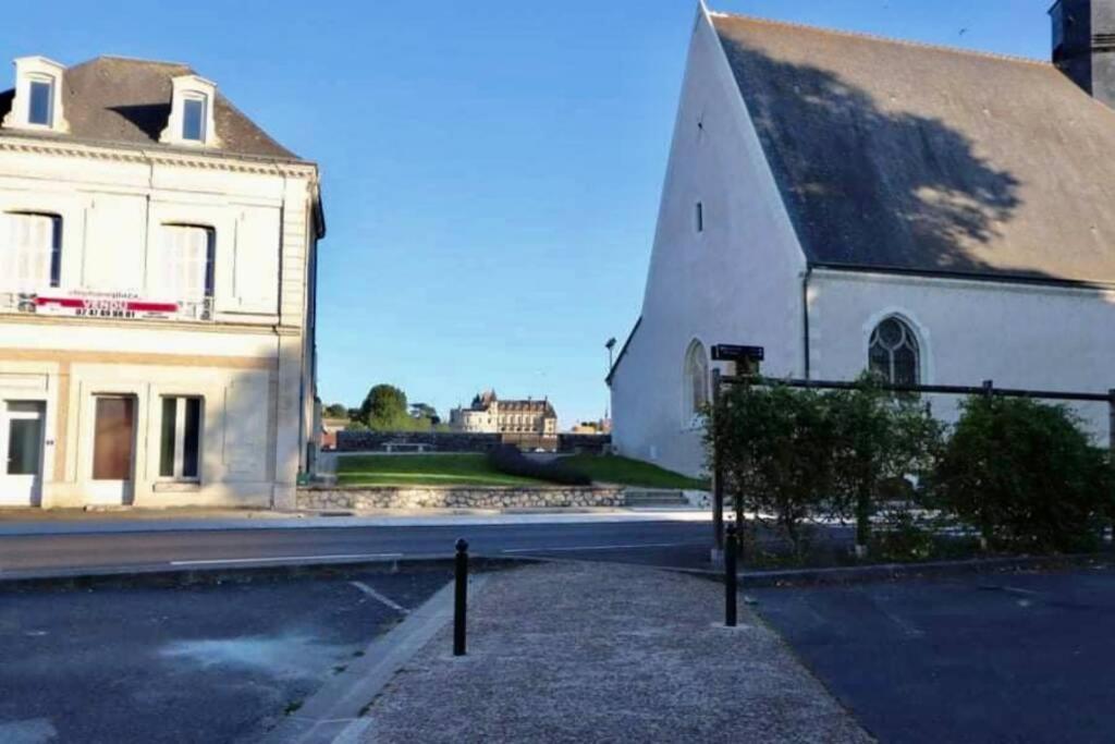 Le 17 Entre Gare Et Chateau Амбоаз Екстериор снимка